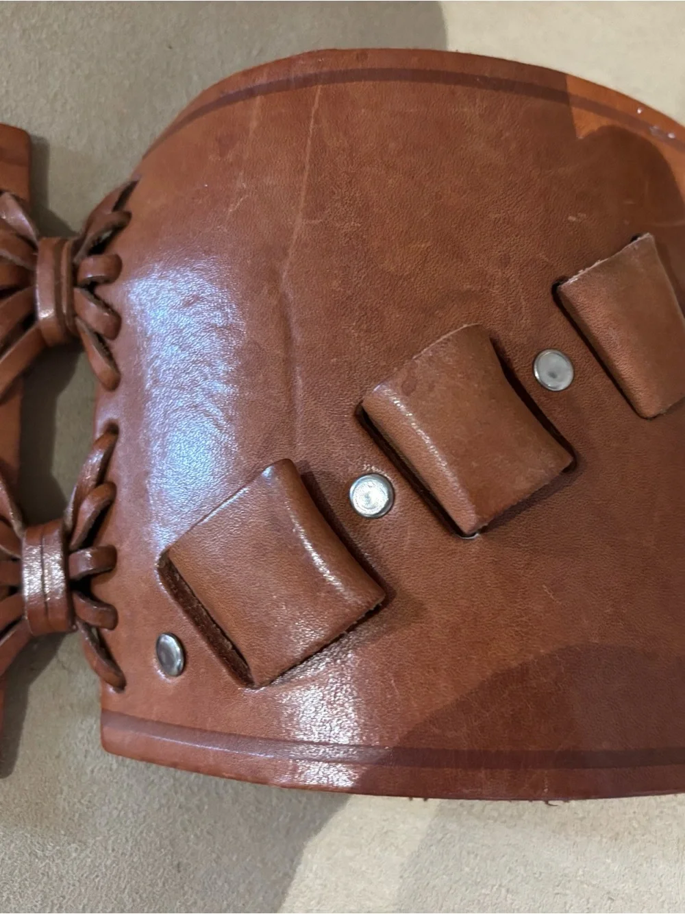 Zibo Women's Tan Leather Cutout Waist Belt with Silver Metal Detail. Size L.